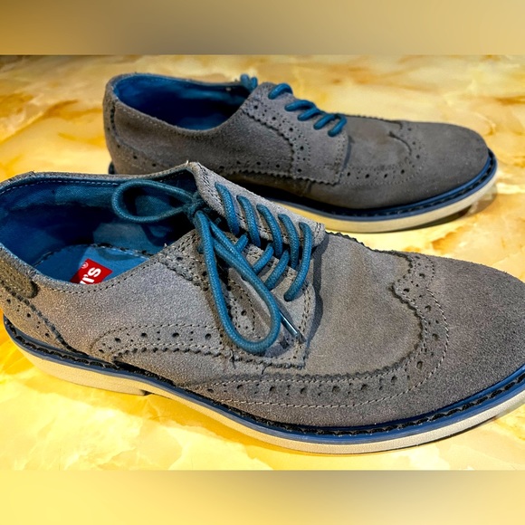 Levi’s grey suede shoes - Picture 1 of 4